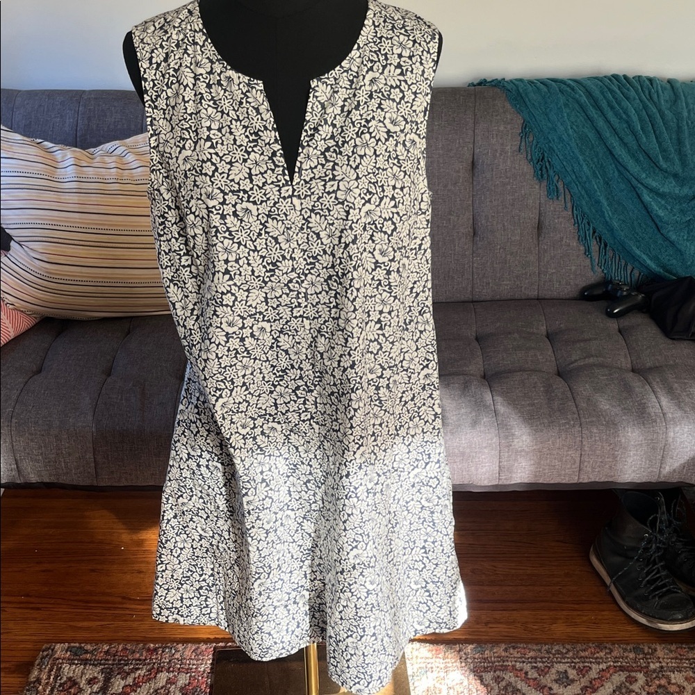 Reyn Spooner Navy and White Floral Shift dress size M